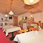 Hotel Garni Viktoria 3*