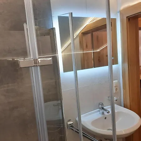 Garni Viktoria 장크트안톤암아를베르크